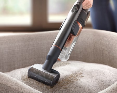 LED in the nozzle shows hidden dust and dirt